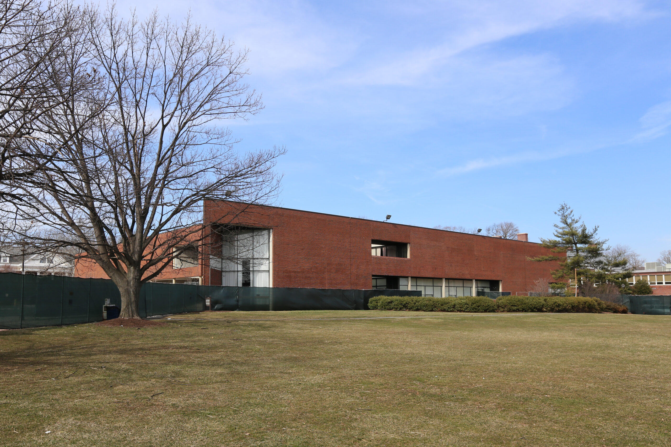 far view of Brower student center before renovations.